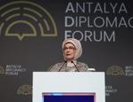 Emine Erdoğan, Antalya Diplomasi Forumu'nda "Filistin İ&ccedil;in Tek Y&uuml;rek" temalı etkinliğe katıldı