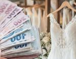 &Ccedil;iftlerin en mutlu g&uuml;n&uuml;ne 'fırsat&ccedil;ılık' g&ouml;lgesi! Gelinlik deneme fiyatları arttı