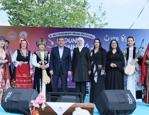 Esenler&rsquo;de ninni r&uuml;zg&acirc;rı: D&uuml;nyanın sesleri aynı sahnedeydi