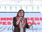 Fatma Şahin&rsquo;den Anneler G&uuml;n&uuml;&rsquo;nde anlamlı buluşma! Bebek festivalinde ailelerle buluştu