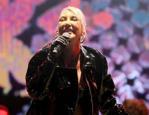 Hande Yener ticarete atıldı! Yıllardır sakladığı &ouml;zel eşyalarını satışa &ccedil;ıkardı