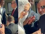 D&uuml;ğ&uuml;n salonu yerine Erdoğan&rsquo;ı karşılamaya gittiler! Gelin ve damadın o anları g&uuml;ndem oldu
