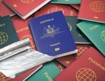 Pasaportu al&uuml;minyum folyoya sarıyorlar! Nedeni şaşkına &ccedil;evirdi