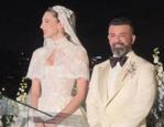 Paris'te nikah İstanbul'da d&uuml;ğ&uuml;n! Itır Esen'in d&uuml;ğ&uuml;n&uuml;ne &uuml;nl&uuml; isimler akın etti