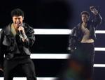 İsrail'e kucak açan Eurovision'da "kefiye" krizi! İsveçli Eric Saade direnişi sahneye taşıdı