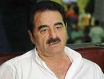 İbrahim Tatlıses'in son g&ouml;r&uuml;nt&uuml;s&uuml; hayranlarını &uuml;zd&uuml;! Zayıf hali dikkat &ccedil;ekti