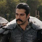 Burak Özçivit'in tek parmak hareketi servet değerinde! Sosyal medyada paralar havada uçuşuyor