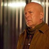 Demans ile m&uuml;cadele eden Bruce Willis'in son hali hayranlarını kahretti!