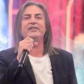 Şarkıcı &Ccedil;elik'in yardım hareketi sosyal medyada g&uuml;ndem oldu! Takip&ccedil;isinden dikkat &ccedil;eken soru