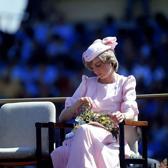 Ta&ccedil; peşinde değil hayallerinin peşinden koşmuş! Lady Diana'nın 17 yaşında yazdığı mektup ortaya &ccedil;ıktı