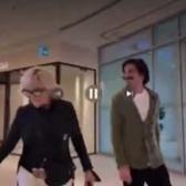 Semiramis Pekkan'ın k&ouml;peğiyle AVM'deki g&ouml;r&uuml;nt&uuml;leri olay oldu