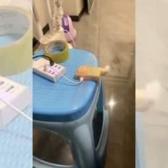 Komşusunun g&uuml;r&uuml;lt&uuml;s&uuml;nden bıktı! Şikayet etmek yerine bakın ne yaptı