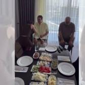 El &ouml;pt&uuml;rd&uuml; kesenin ağzını a&ccedil;tı! İbrahim Tatlıses bayram har&ccedil;lıklarını dağıttı