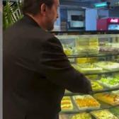 Mehmet Şef kebap&ccedil;ıya fır&ccedil;a attı: "Sen burayı MasterChef mi sandın?"