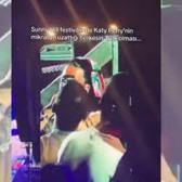 Katy Perry Kosova konserinde T&uuml;rk hayranlarına şaştı kaldı! Her sorduğu aynı cevabı verdi