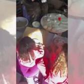 Sinem Kobal&rsquo;ın kızları h&uuml;nerlerini sergiledi! Hamur a&ccedil;tıkları anlar beğeni topladı