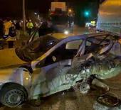 &Ouml;n&uuml;ndeki otomobile arkadan &ccedil;arpıp ka&ccedil;tı; 2 uzman &ccedil;avuş yaralı