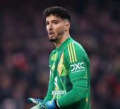 D&uuml;nyaca &uuml;nl&uuml; gazeteciden Altay Bayındır i&ccedil;in S&uuml;per Lig iddiası! 