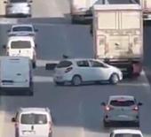 Tırdan kopan lastik kaplaması nedeniyle zincirleme kaza oldu