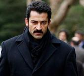 2018'den beri dizilerde oynamıyordu! Kenan İmirzalıoğlu, Abi'yle sözleşme imzaladı