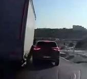 10 aracın karıştığı zincirleme kaza anı kameraya böyle yansıdı