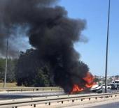 Antalya’da bariyerlere çarpan otomobil alev aldı: 2 yaralı