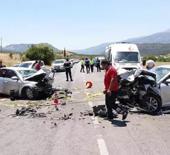 İki otomobil kafa kafaya çarpıştı: 1 ölü, 9 yaralı