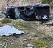 Kamyonet şarampole devrildi: 1 ölü, 5 yaralı