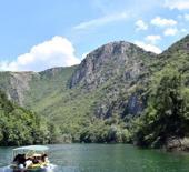 Gri kayalıkların arasındaki eşsiz doğa: Matka Kanyonu
