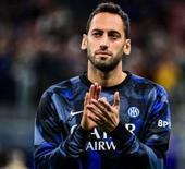 Hakan Çalhanoğlu, Galatasaray için gemileri yaktı: Maaşımı kendi belirlesin