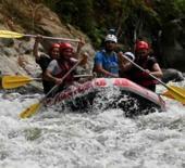 Melen’de rafting heyecanı: Sıcaktan bunalanlar akın etti