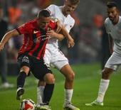Antalyaspor deplasmandan 3 puanla döndü