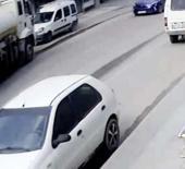 Filmleri aratmayan görüntüler! Freni boşalan arazöz ortalığı savaş alanına çevirdi...