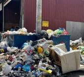 İzmir'de çöp yığınları oluştu 