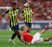 Fenerbahçeli futbolcunun transferini federasyon duyurdu