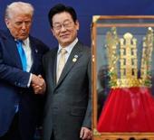 ABD Başkanı Trump: 'Vergilerin düşürülmesi karşılığında 350 milyar dolar verecekler'