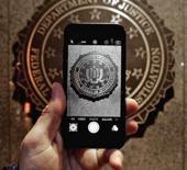 FBI'dan tüm dünyaya acil uyarı! Telefonlarınızdan bunları derhal silin...