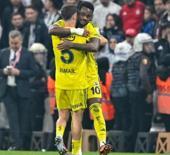 Fenerbahçe'nin yıldızı ilk derbisinde tarihe geçti