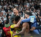 Fenerbahçe'nin yıldızından Beşiktaş taraftarına olay hareket