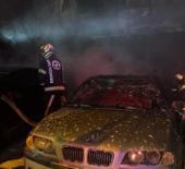 Denizli'de oto galeride çıkan yangında 5 araç hasar gördü