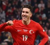 Milli futbolcunun evine hırsız girdi! B&uuml;y&uuml;k vurgun...
