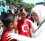 Emine Erdoğan, Güney Afrika'da Uluslararası Maarif Okulu'nu ziyaret etti