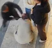 Yer: Gümüşhane! Sokak ortasında bıçaklı saldırıya uğrayan kadını esnaf kurtardı