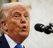 Trump: Uykucu Joe Biden'ın otomatik imzayla attığı tüm belgeler geçersizdir