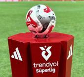 Süper Lig'de zirve yarışı kızıştı! Yenilgisiz takım 3. sıraya düştü