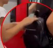 Barselona metrosunda yankesiciler böyle çalıyor!