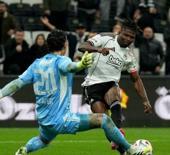 Rekor kıran kaleci Süper Lig devine izin vermedi!