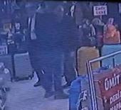 Hapis cezası onanan esnaf polisi karşısında g&ouml;r&uuml;nce olduğu yere yığıldı