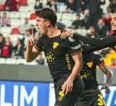 S&uuml;per Lig devleri, Feyenoord'la beraber G&ouml;ztepe'li yıldızın peşinde