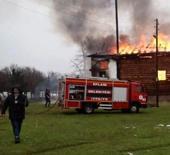 450 yıllık cami, Cuma namazı sırasında alevlere teslim oldu